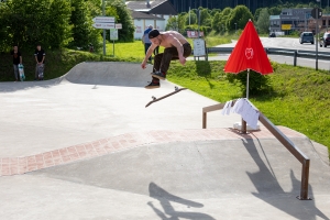 2B8A2060-2019-Contest-Front-Varial-Heel-Skateboard-3